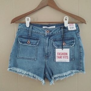 Celebrity Pink high rise shortie shorts, NWT, size 5/27, 3" inseam, light wash